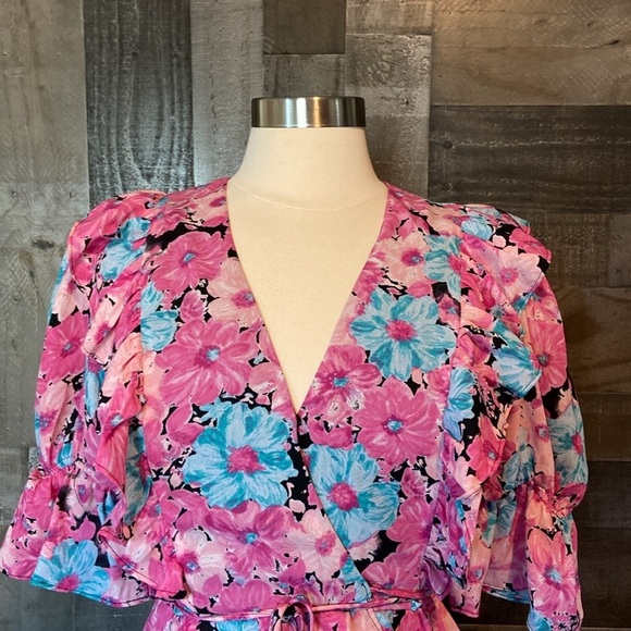 NWT! WAYF wrap top XSmall pastel floral ruffle Barbie hyper feminine resortwear - Picture 3 of 13